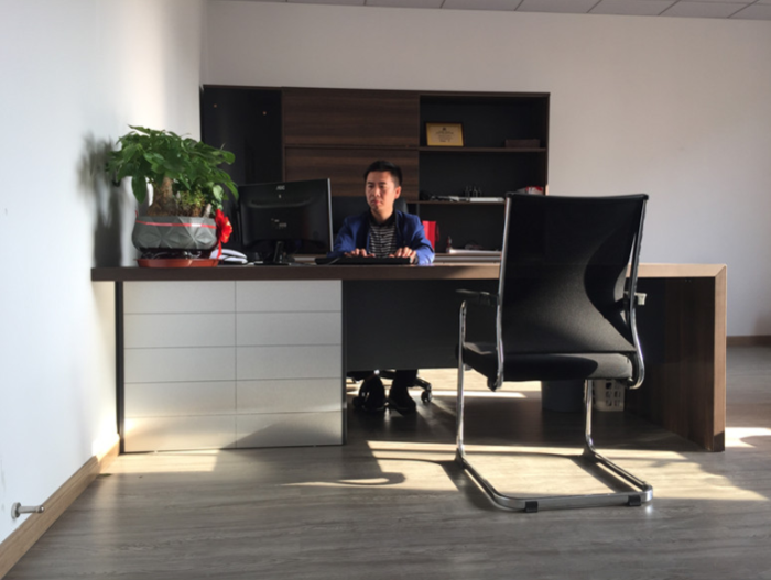 新昌县迈奇驱动科技有限公司专业电动推杆及相关控制器、手控器等产品研发,生产,销售与一体的企业.多用于电动医疗床、牵引床、电动沙发、按摩椅、牙科椅、机器人、家俱升降等,价格优惠,承接定制.提供OEM/O